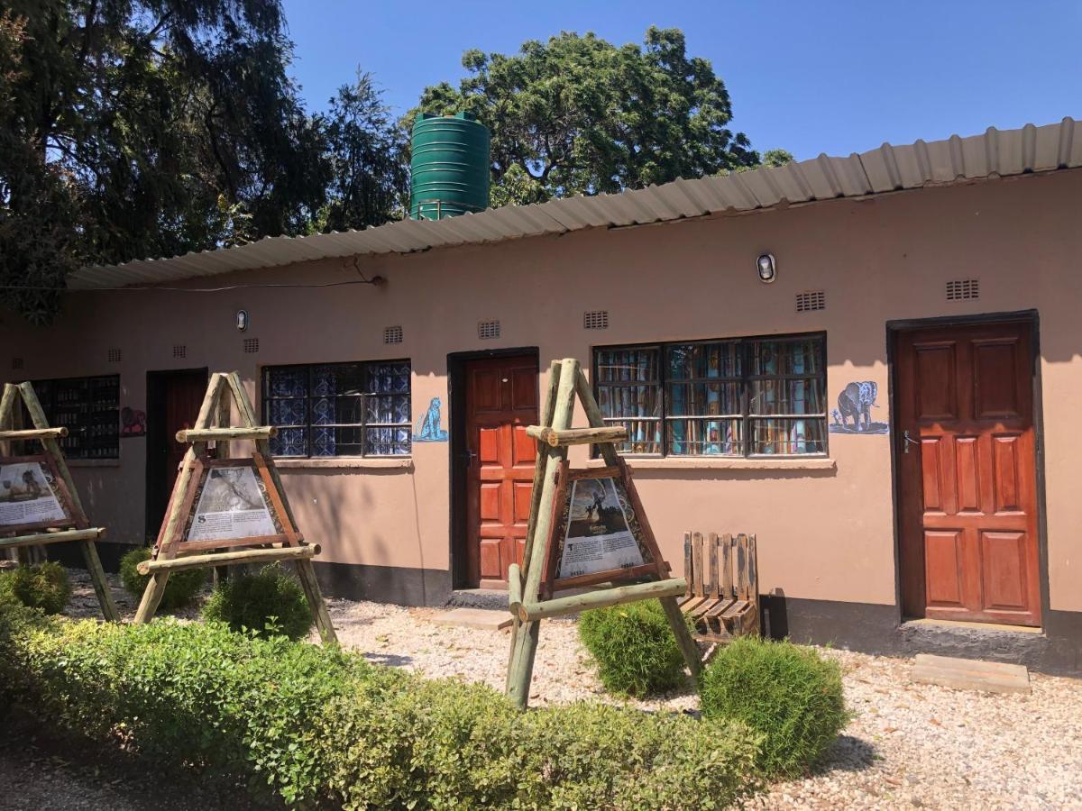 Lusaka Backpackers Ostello Esterno foto